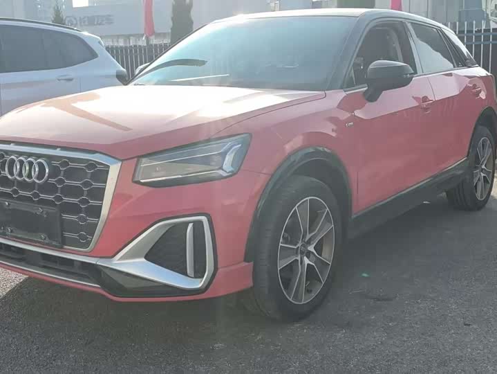 Фото 1 - Audi Q2L