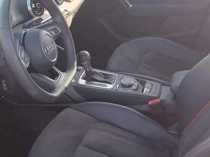 Фото 5 - Audi Q2L