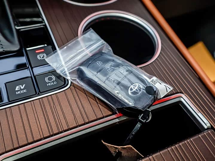 Фото 9 - Toyota Granvia