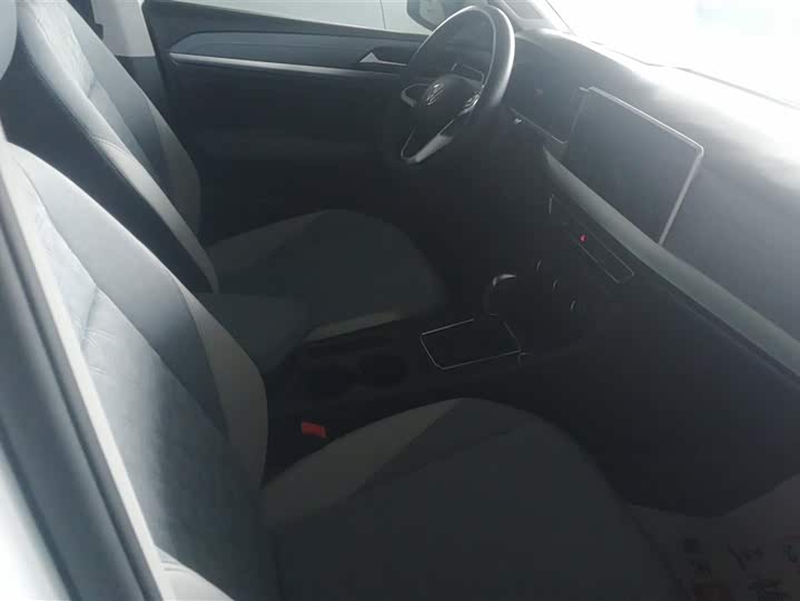 Фото 8 - Volkswagen Lavida