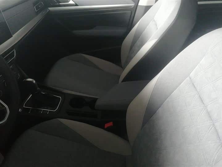 Фото 9 - Volkswagen Lavida