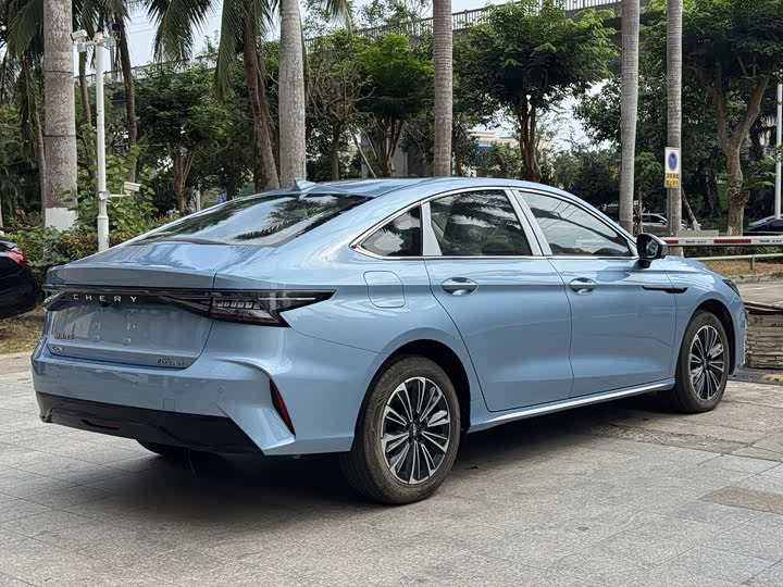 Фото 9 - Chery Fulwin A8