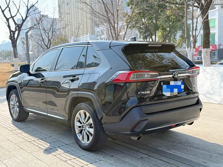 Photo 4 - Toyota Wildlander