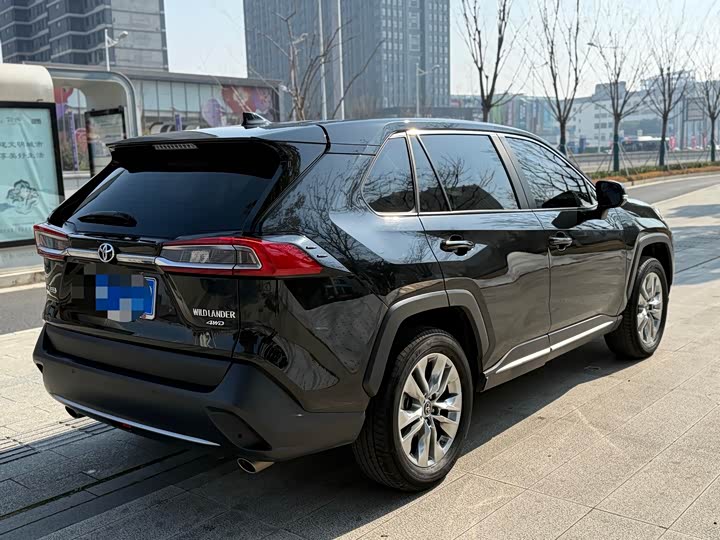 Photo 6 - Toyota Wildlander