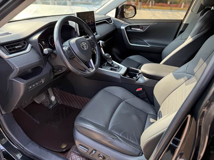 Photo 7 - Toyota Wildlander