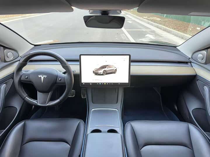 Photo 4 - Tesla Model 3
