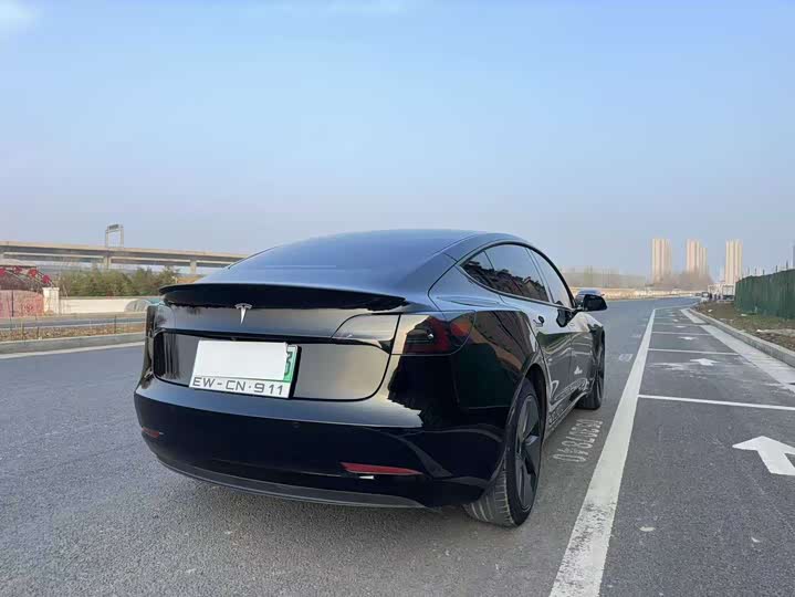 Photo 9 - Tesla Model 3