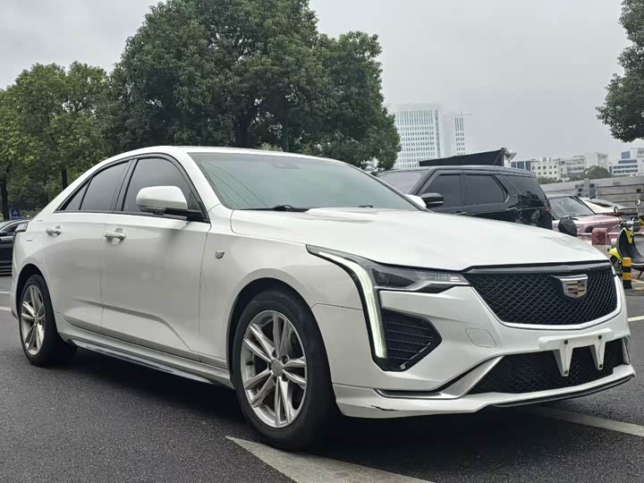 Фото 1 - Cadillac CT4