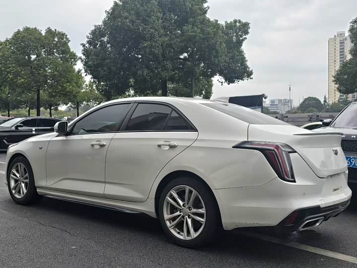 Фото 8 - Cadillac CT4