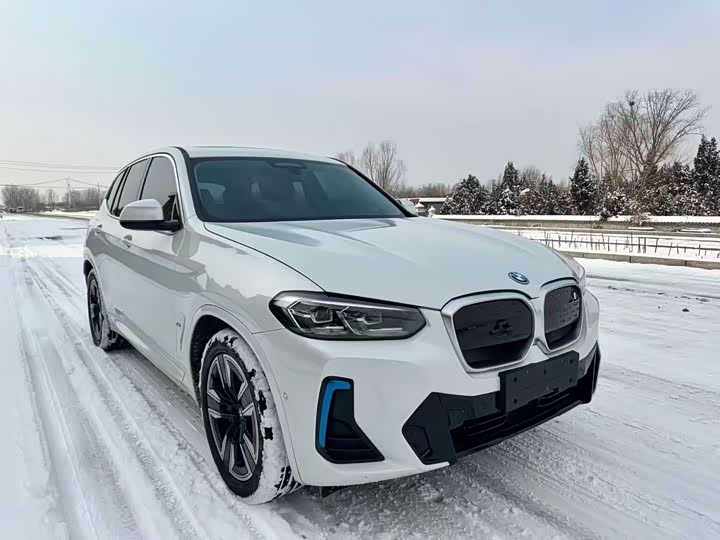 Фото 3 - BMW iX3