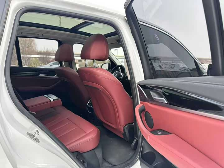 Фото 6 - BMW iX3