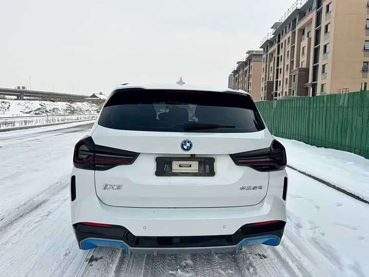 Фото 8 - BMW iX3