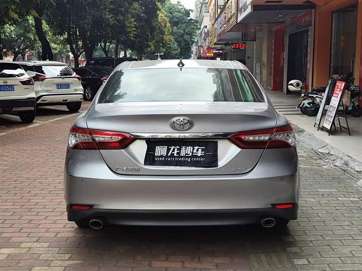 Фото 7 - Toyota Camry