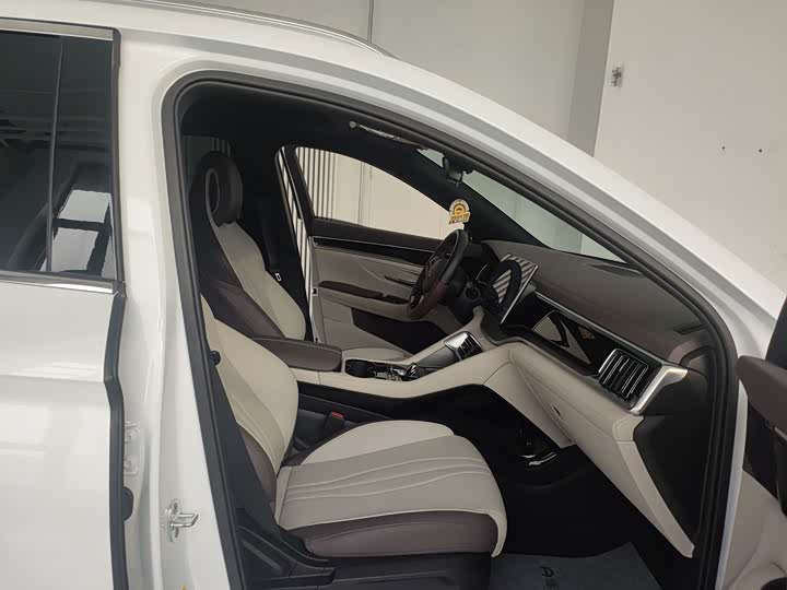 Photo 4 - BYD Song Plus Hybrid/EV