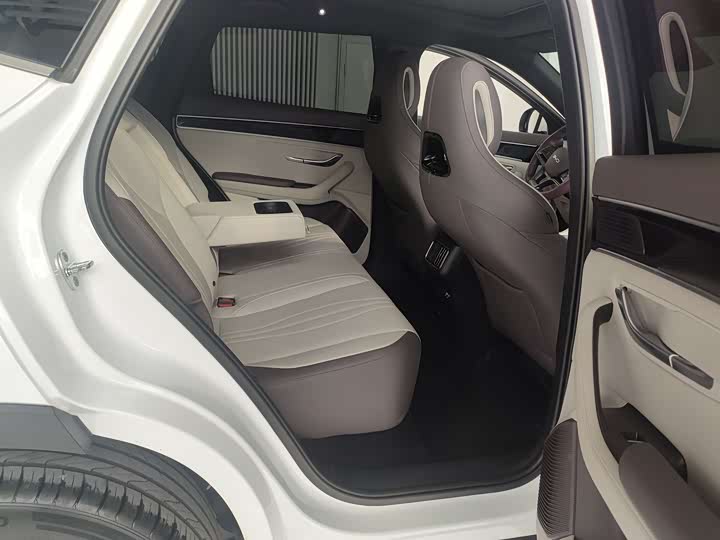 Photo 5 - BYD Song Plus Hybrid/EV