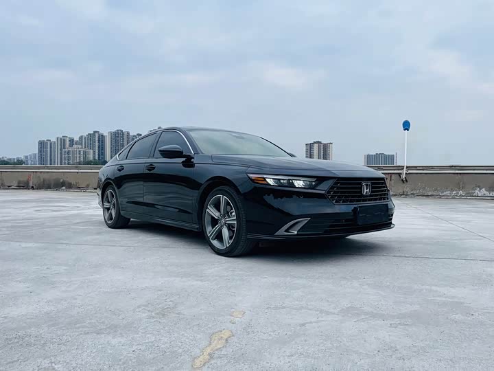 Фото 3 - Honda Accord