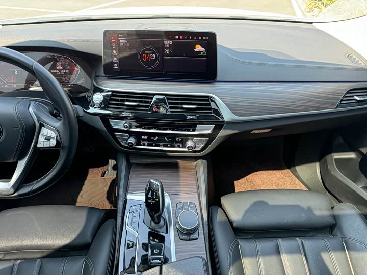 Фото 8 - BMW 6 Series GT