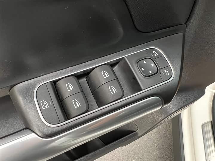 Photo 7 - Mercedes-Benz GLA-Class