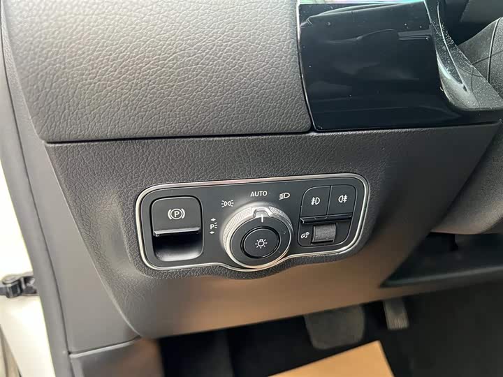 Photo 8 - Mercedes-Benz GLA-Class