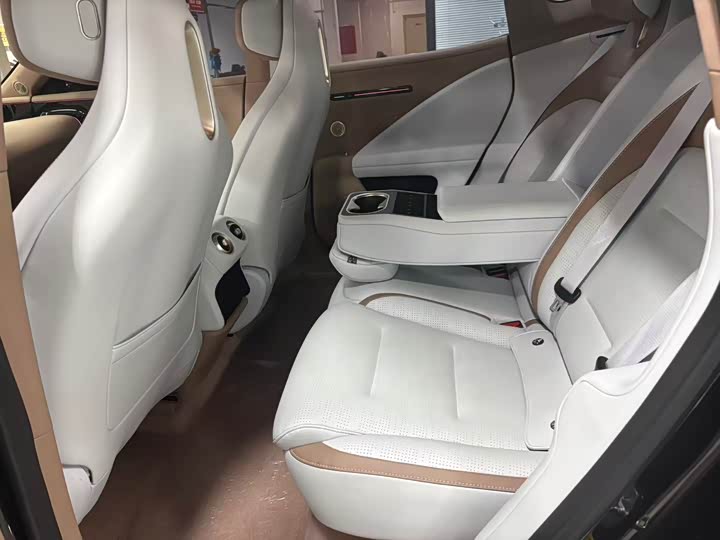 Фото 8 - Avatr 07