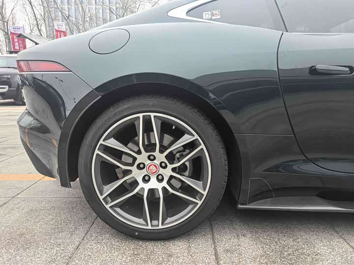 Фото 2 - Jaguar F-Type