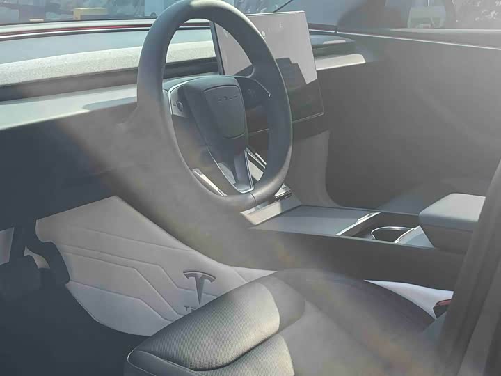 Photo 5 - Tesla Model 3