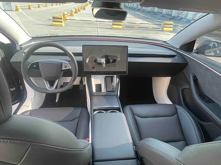 Photo 9 - Tesla Model 3