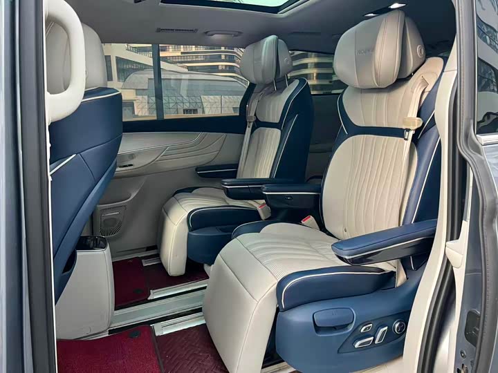 Photo 9 - Roewe iMax 8