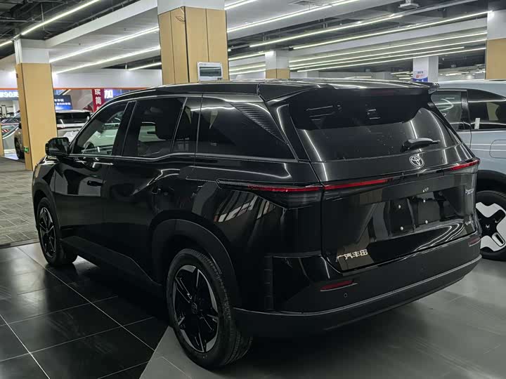 Photo 5 - Toyota bZ3X