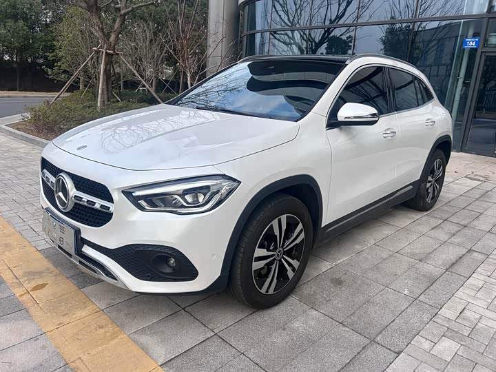 Фото 1 - Mercedes-Benz GLA-Class