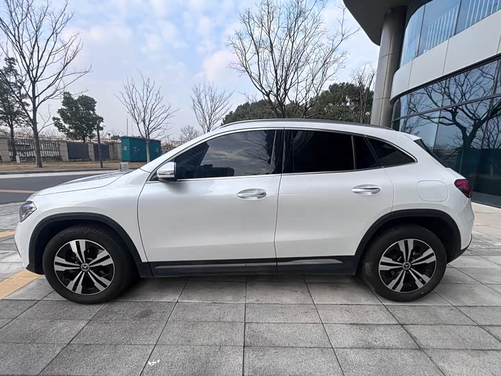 Фото 4 - Mercedes-Benz GLA-Class