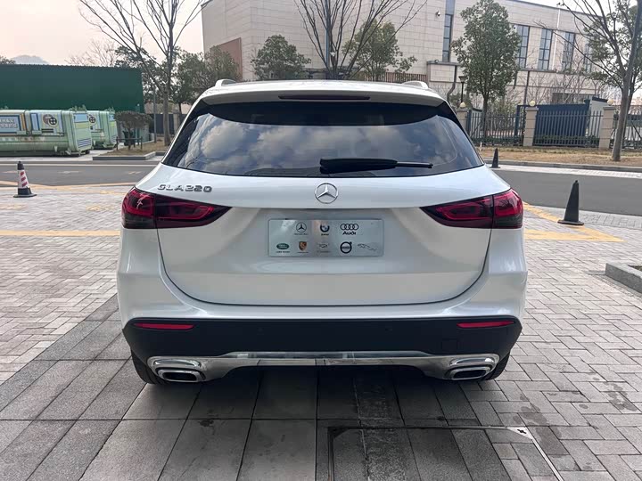 Фото 8 - Mercedes-Benz GLA-Class