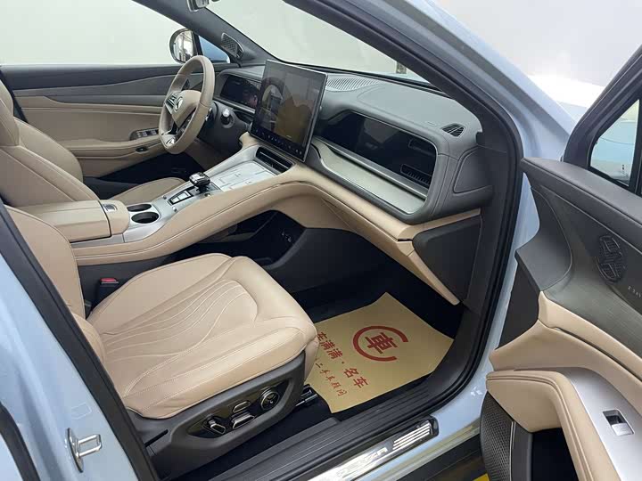 Фото 5 - Denza N7