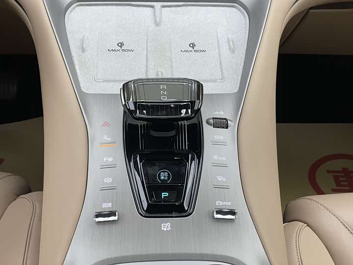 Фото 8 - Denza N7