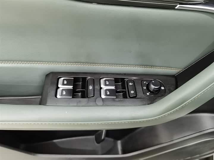 Фото 9 - Geely Okavango L