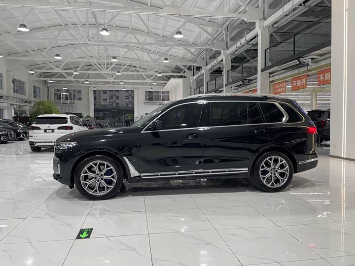 Фото 2 - BMW X7