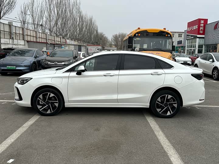 Фото 7 - Beijing EU5 Plus