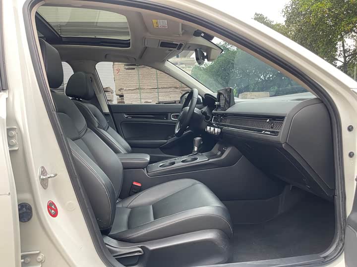 Фото 8 - Honda Civic