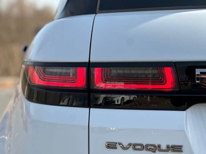 Photo 8 - Land Rover Range Rover Evoque L