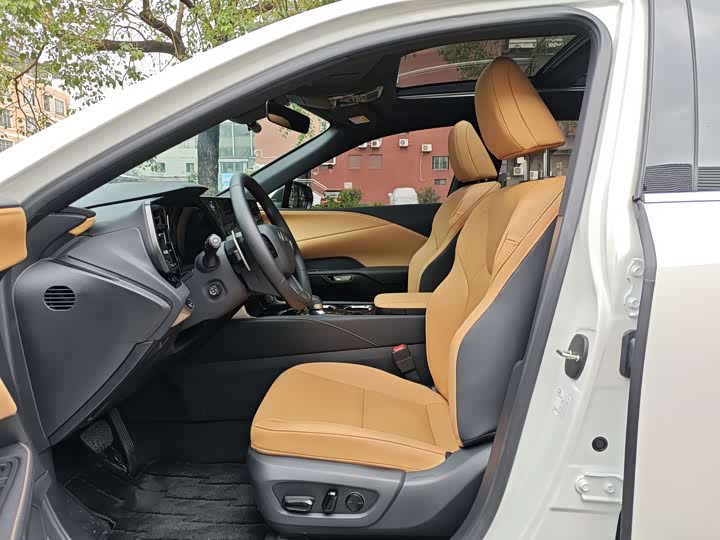 Фото 5 - Lexus RX