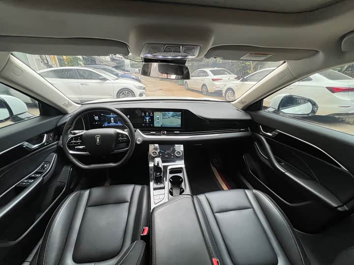 Фото 8 - Bestune B70