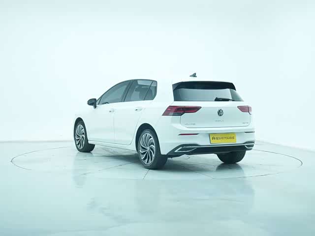 Фото 5 - Volkswagen Golf