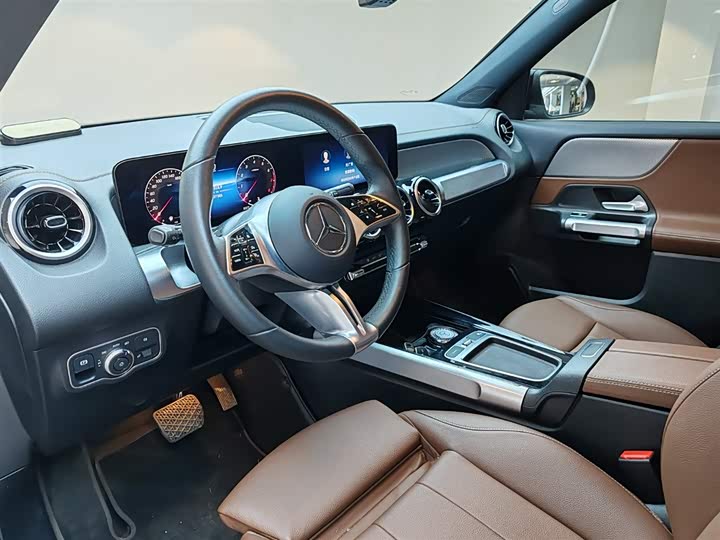 Фото 9 - Mercedes-Benz GLB-Class