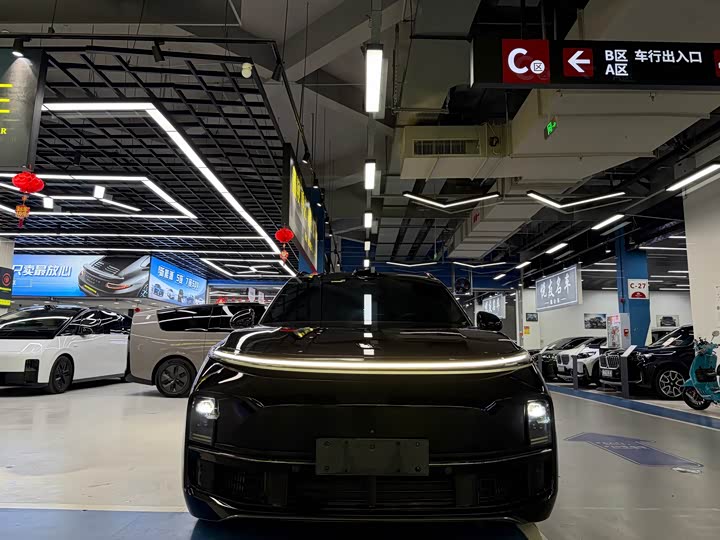 Photo 2 - LiXiang L9