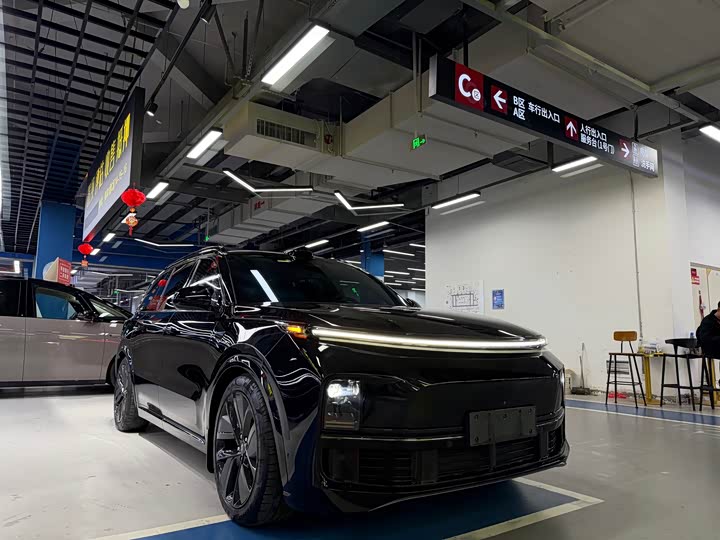 Photo 3 - LiXiang L9