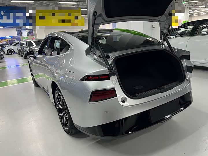 Фото 9 - XPeng P7