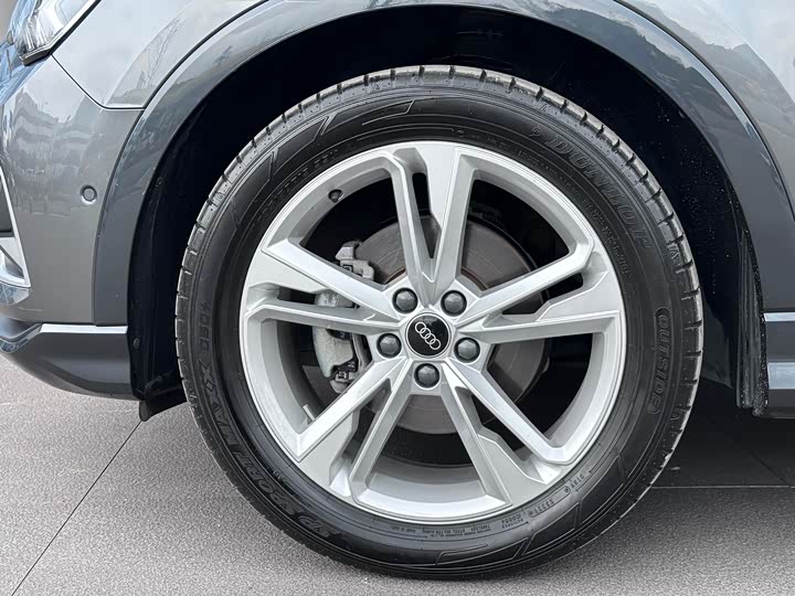 Фото 8 - Audi Q3