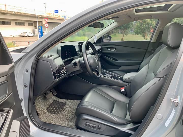 Фото 6 - Honda Inspire