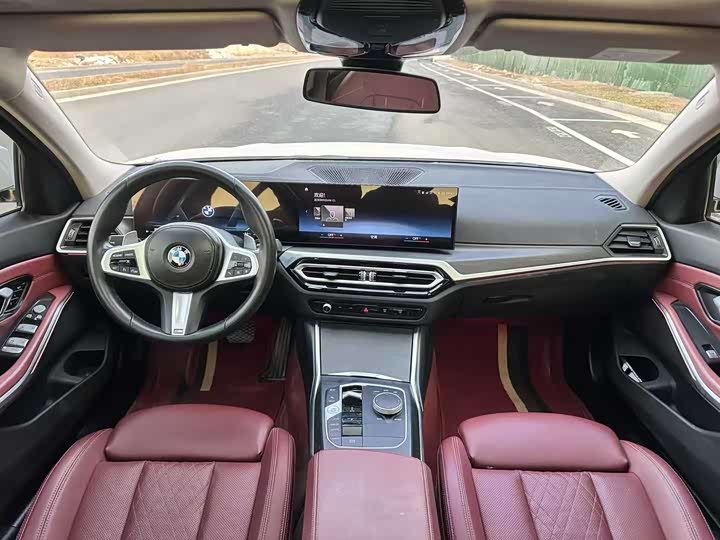 Photo 4 - BMW 3 Series