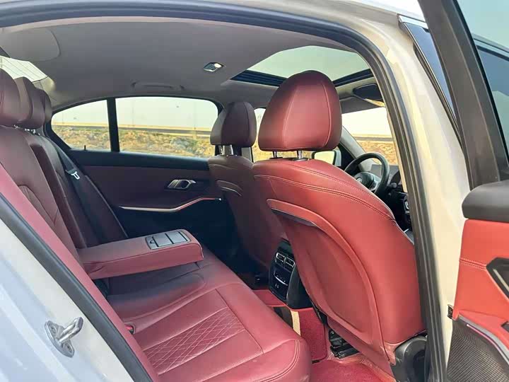 Photo 5 - BMW 3 Series